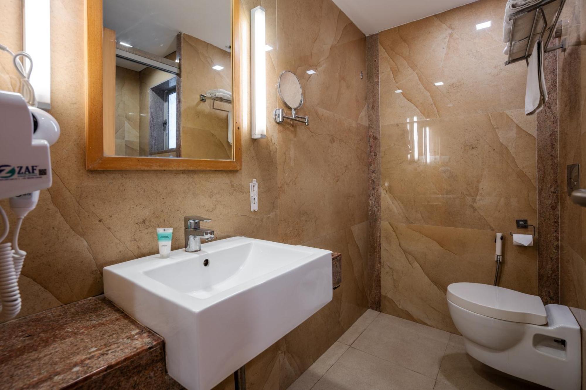 Gcc North Side Hotel Mira-Bhayandar Bagian luar foto