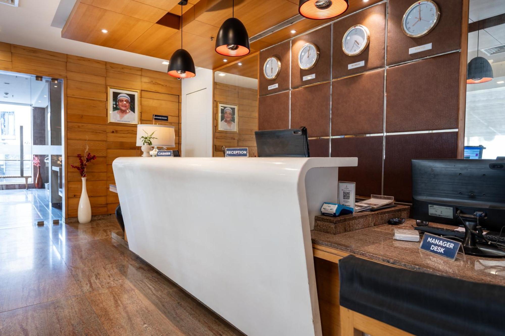 Gcc North Side Hotel Mira-Bhayandar Bagian luar foto