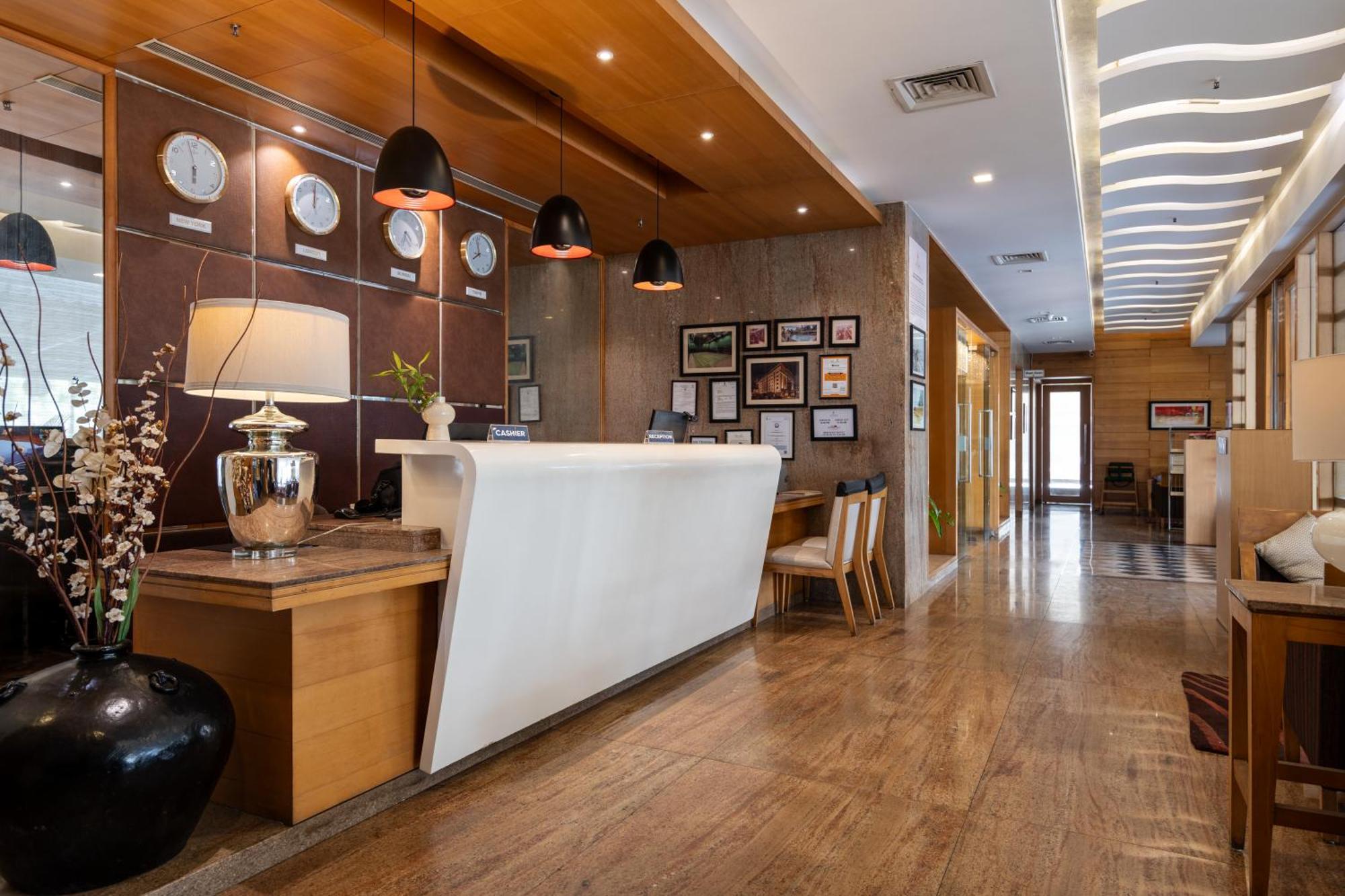 Gcc North Side Hotel Mira-Bhayandar Bagian luar foto